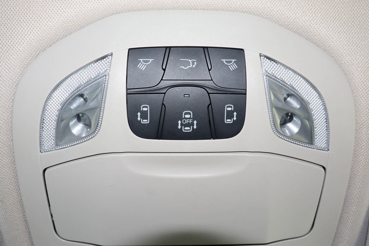 2023 Chrysler Voyager LX FWD