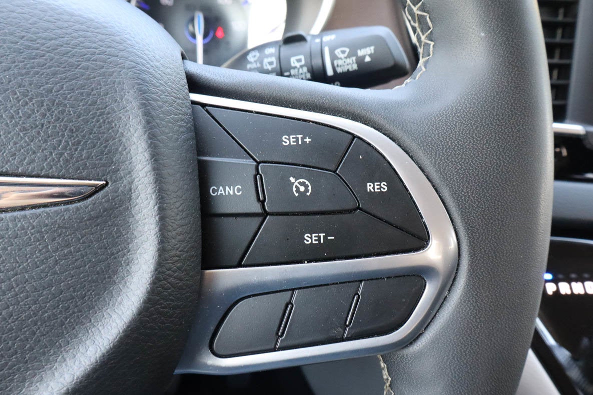 2023 Chrysler Voyager LX FWD