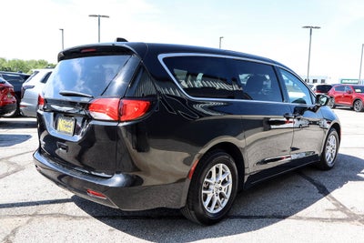 2023 Chrysler Voyager LX FWD