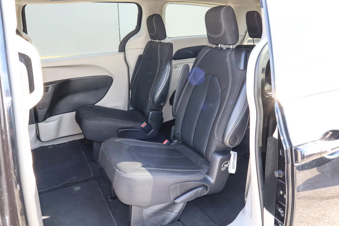 2023 Chrysler Voyager LX FWD