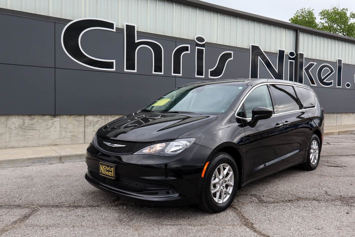 2023 Chrysler Voyager LX FWD