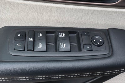 2023 Chrysler Voyager LX FWD