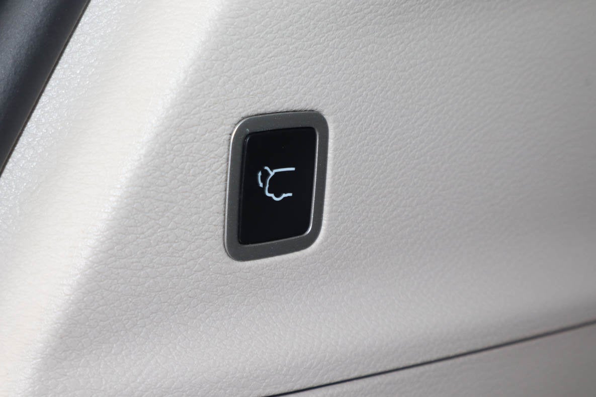 2023 Chrysler Voyager LX FWD