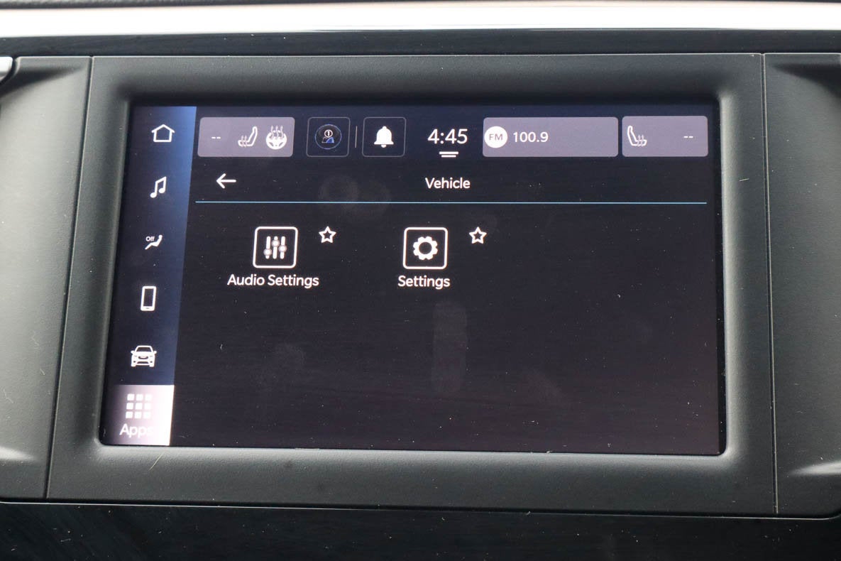 2023 Chrysler Voyager LX FWD