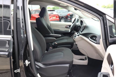 2023 Chrysler Voyager LX FWD