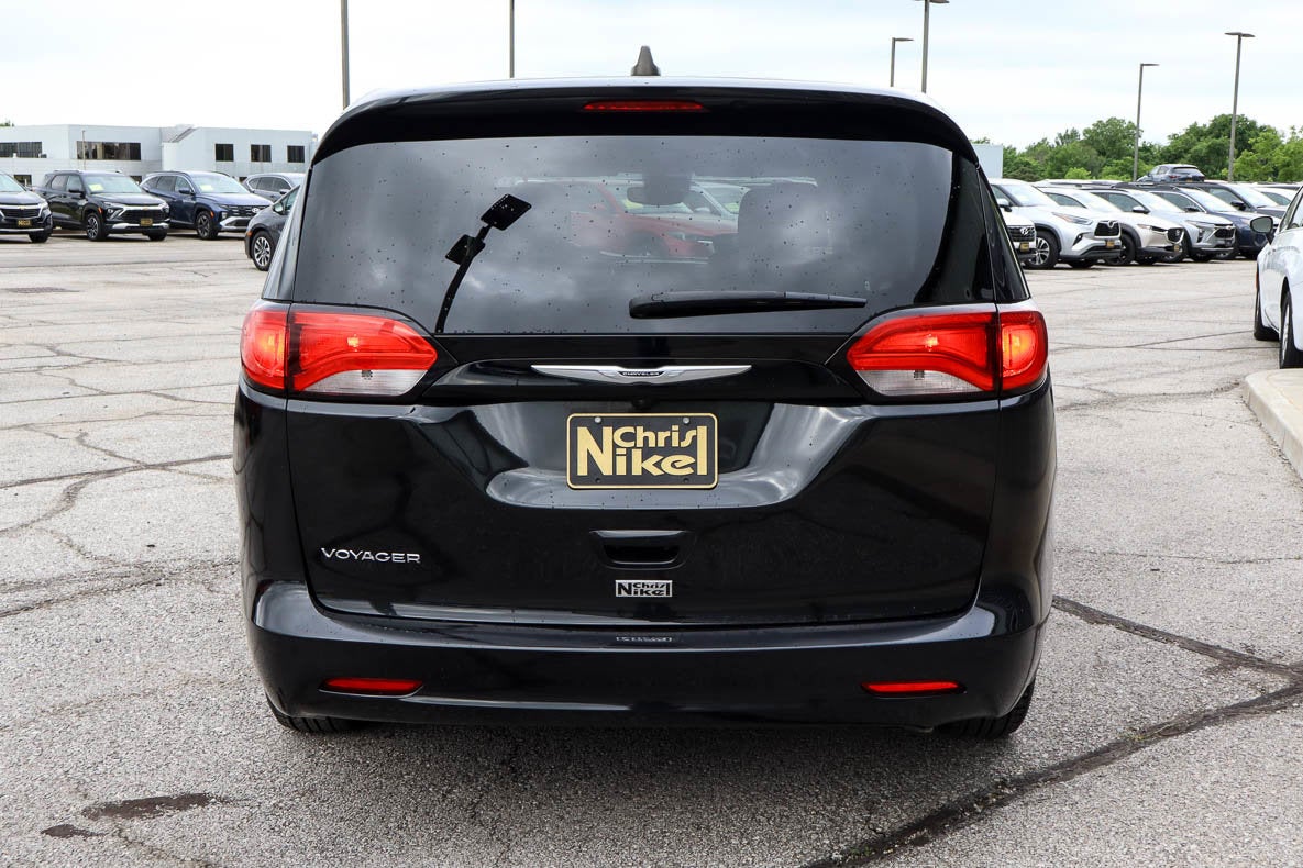 2023 Chrysler Voyager LX FWD