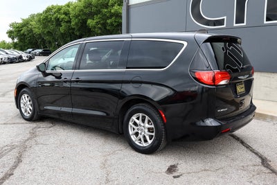 2023 Chrysler Voyager LX FWD
