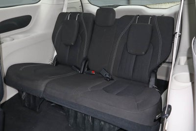 2023 Chrysler Voyager LX FWD