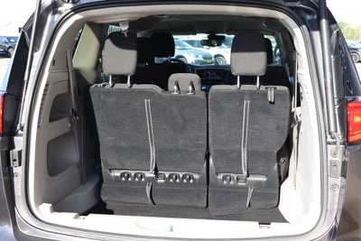 2023 Chrysler Voyager LX FWD