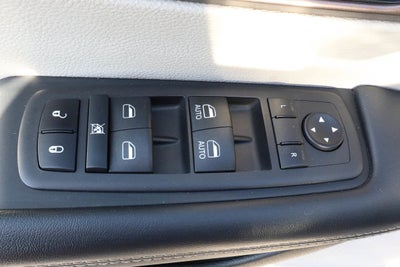 2023 Chrysler Voyager LX FWD