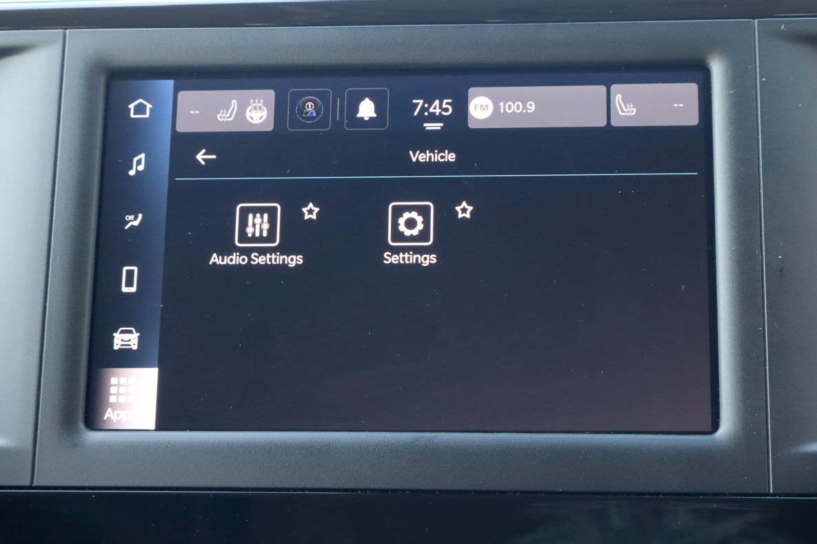 2023 Chrysler Voyager LX FWD