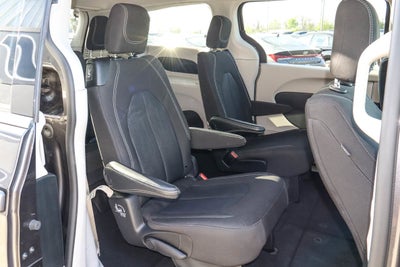 2023 Chrysler Voyager LX FWD