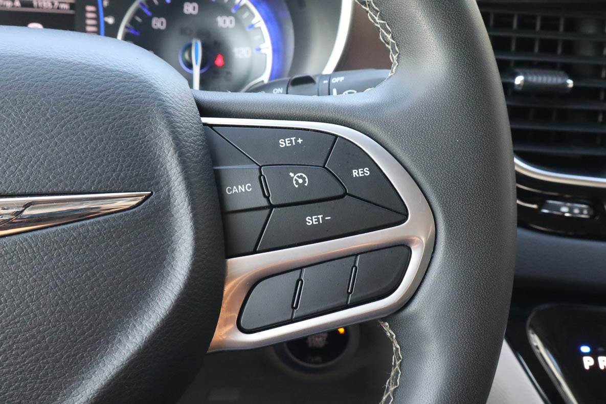 2023 Chrysler Voyager LX FWD