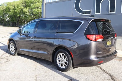 2023 Chrysler Voyager LX FWD