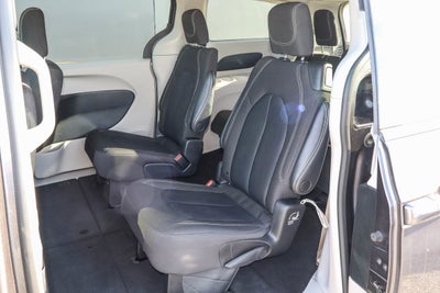 2023 Chrysler Voyager LX FWD