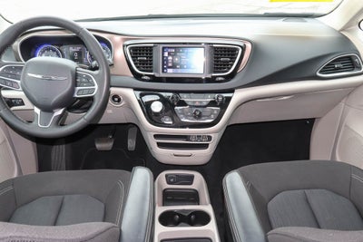 2023 Chrysler Voyager LX FWD