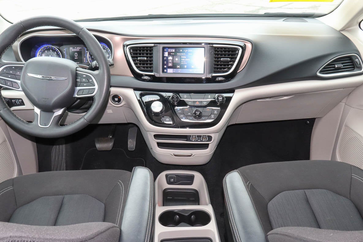 2023 Chrysler Voyager LX FWD