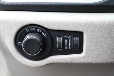 2023 Chrysler Voyager LX FWD