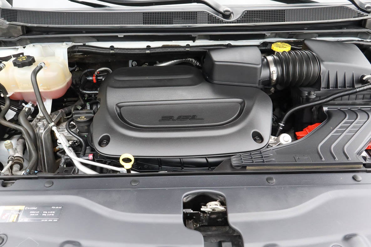 2023 Chrysler Voyager LX FWD