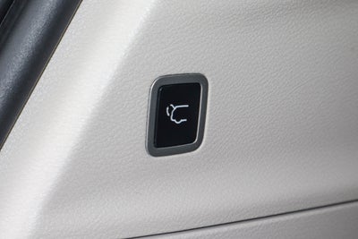 2023 Chrysler Voyager LX FWD
