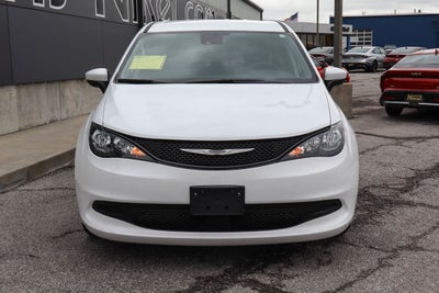 2023 Chrysler Voyager LX FWD
