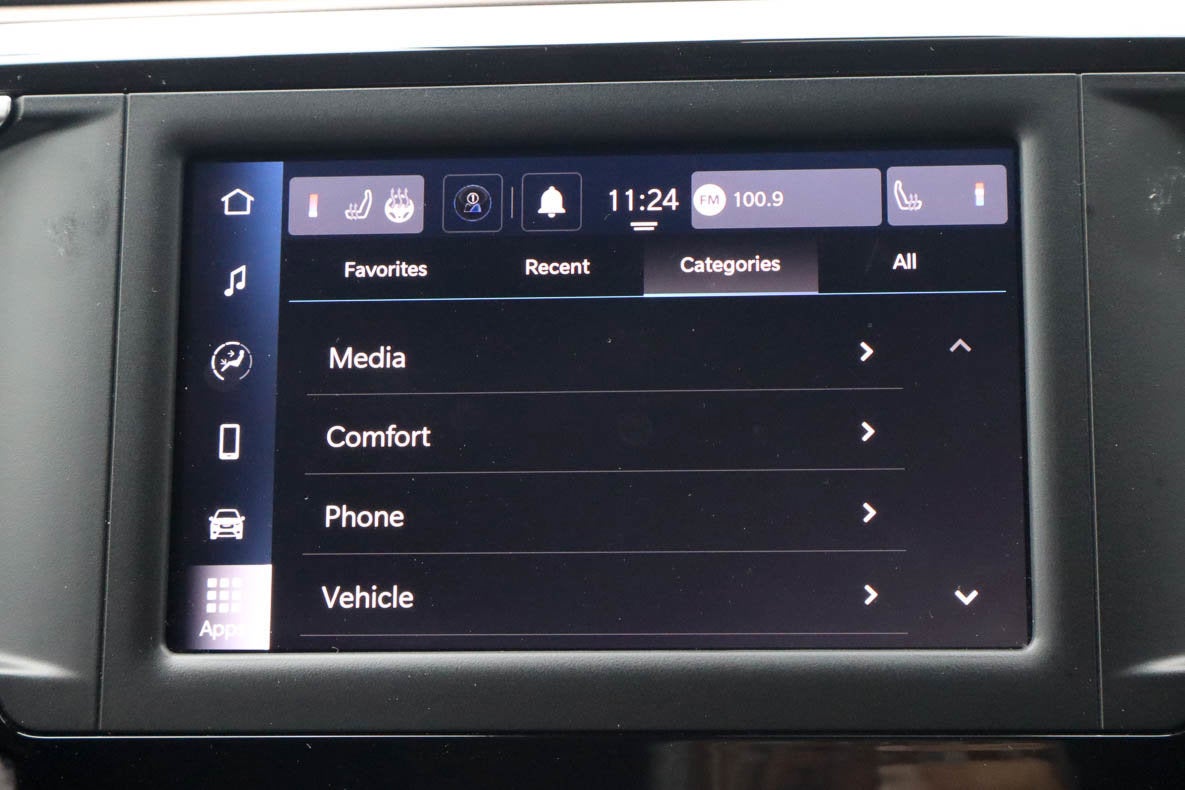 2023 Chrysler Voyager LX FWD