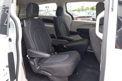 2023 Chrysler Voyager LX FWD
