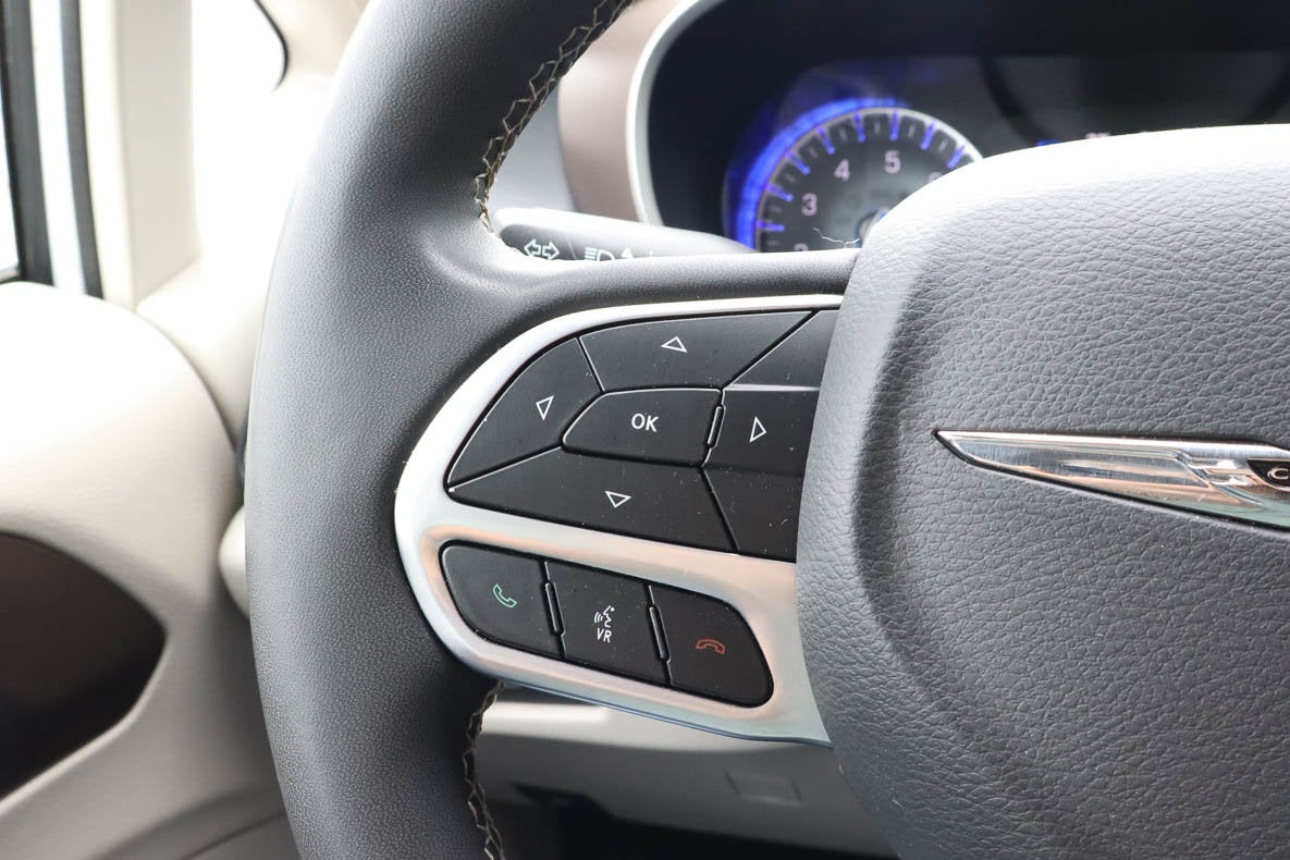 2023 Chrysler Voyager LX FWD