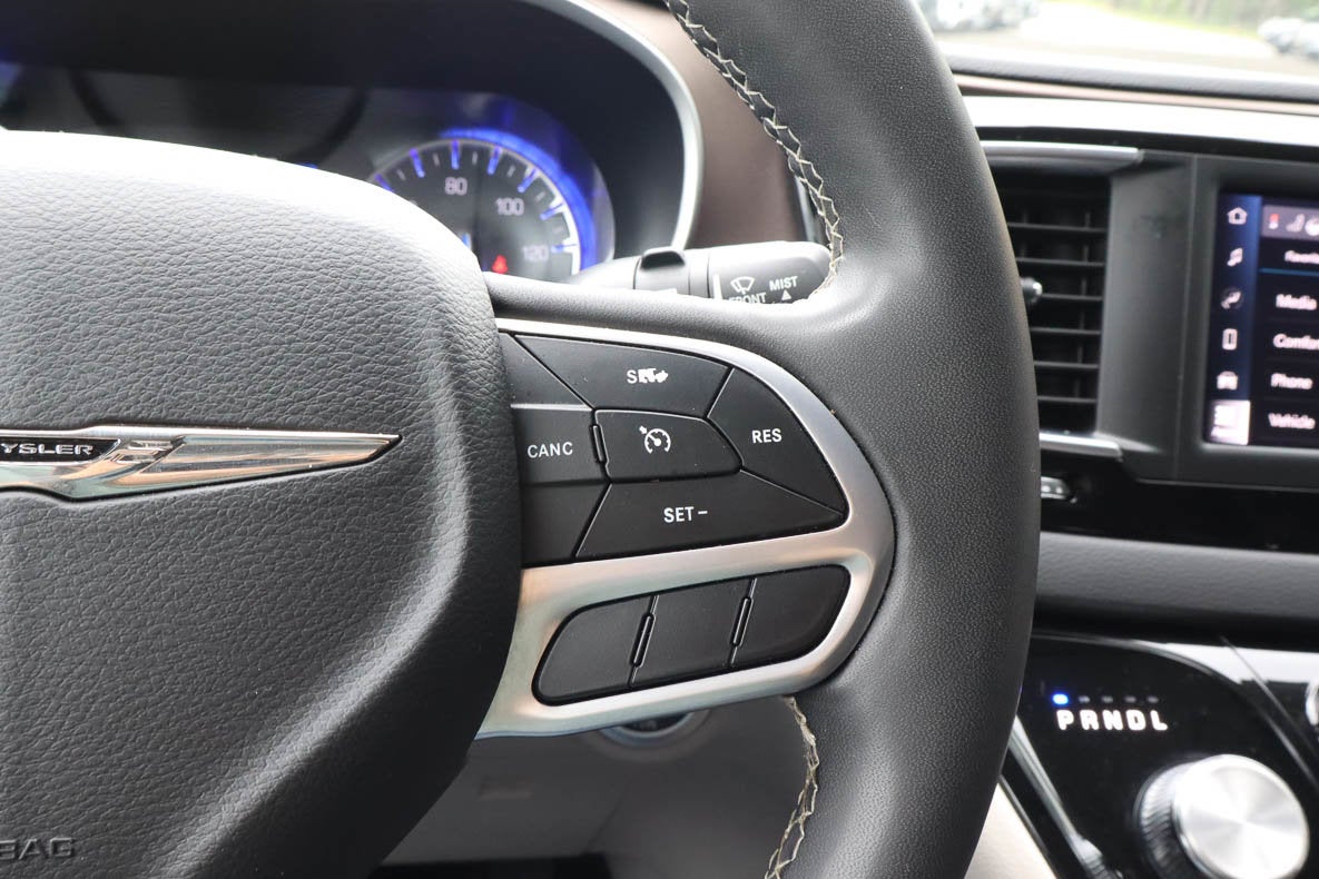 2023 Chrysler Voyager LX FWD