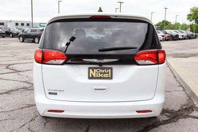 2023 Chrysler Voyager LX FWD