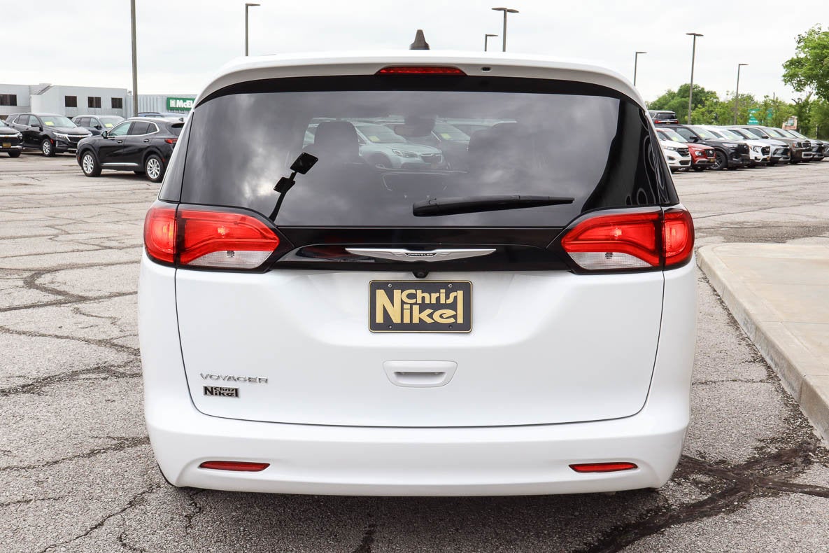 2023 Chrysler Voyager LX FWD