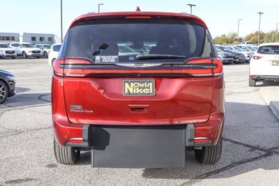 2021 Chrysler Pacifica Touring