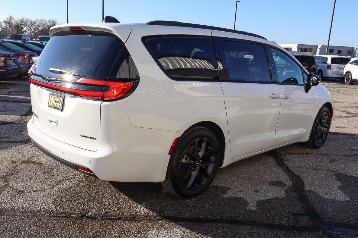 2025 Chrysler Pacifica Limited