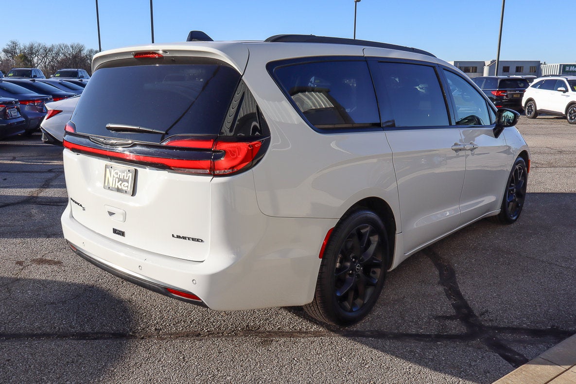 2025 Chrysler Pacifica Limited