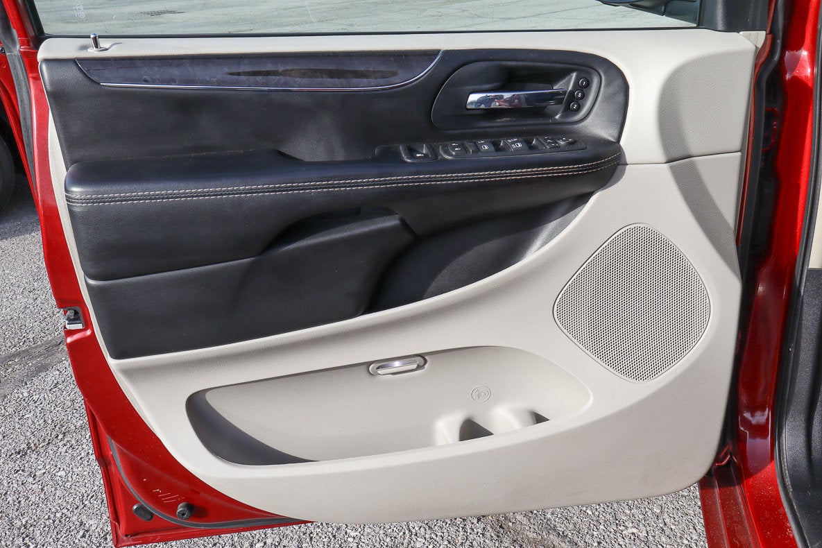 2016 Chrysler Town & Country 4dr Wgn Limited Platinum