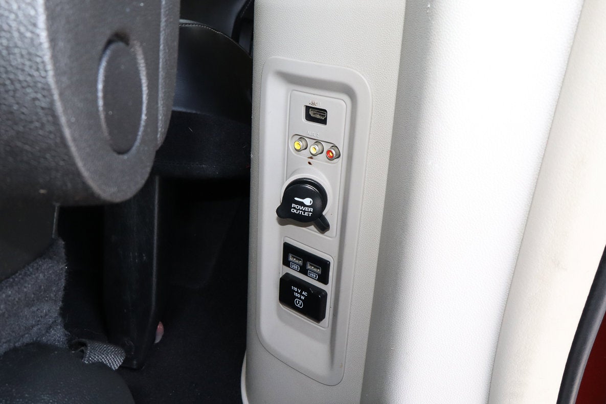 2016 Chrysler Town & Country 4dr Wgn Limited Platinum