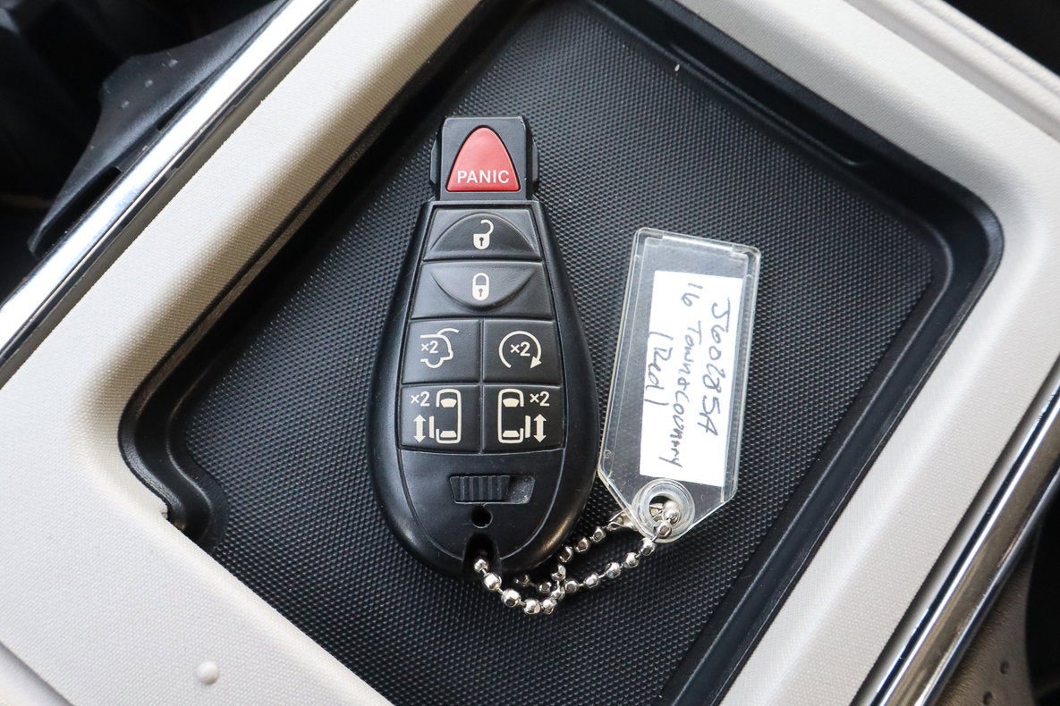 2016 Chrysler Town & Country 4dr Wgn Limited Platinum