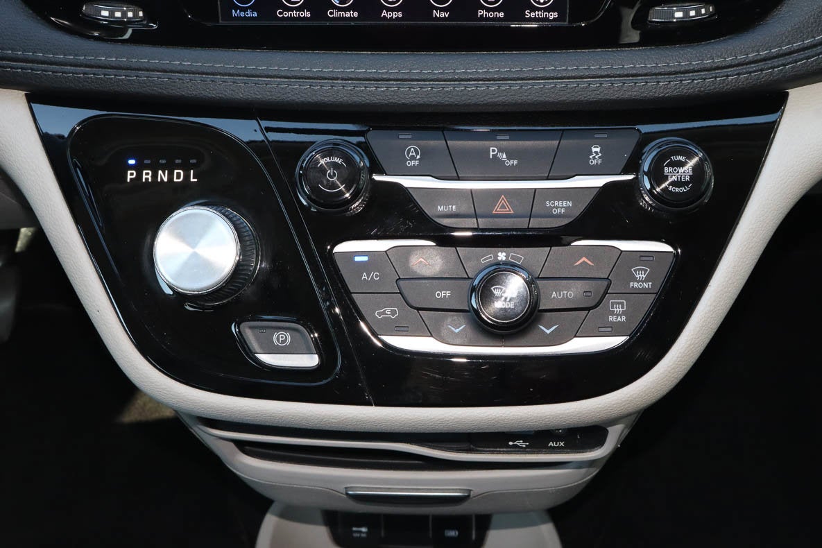 2020 Chrysler Pacifica Limited FWD