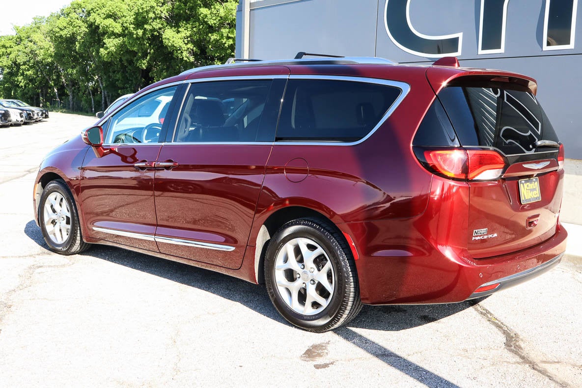 2020 Chrysler Pacifica Limited FWD