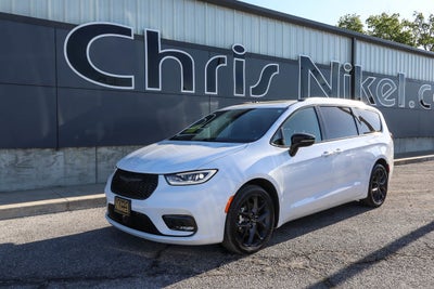 2025 Chrysler Pacifica Limited FWD