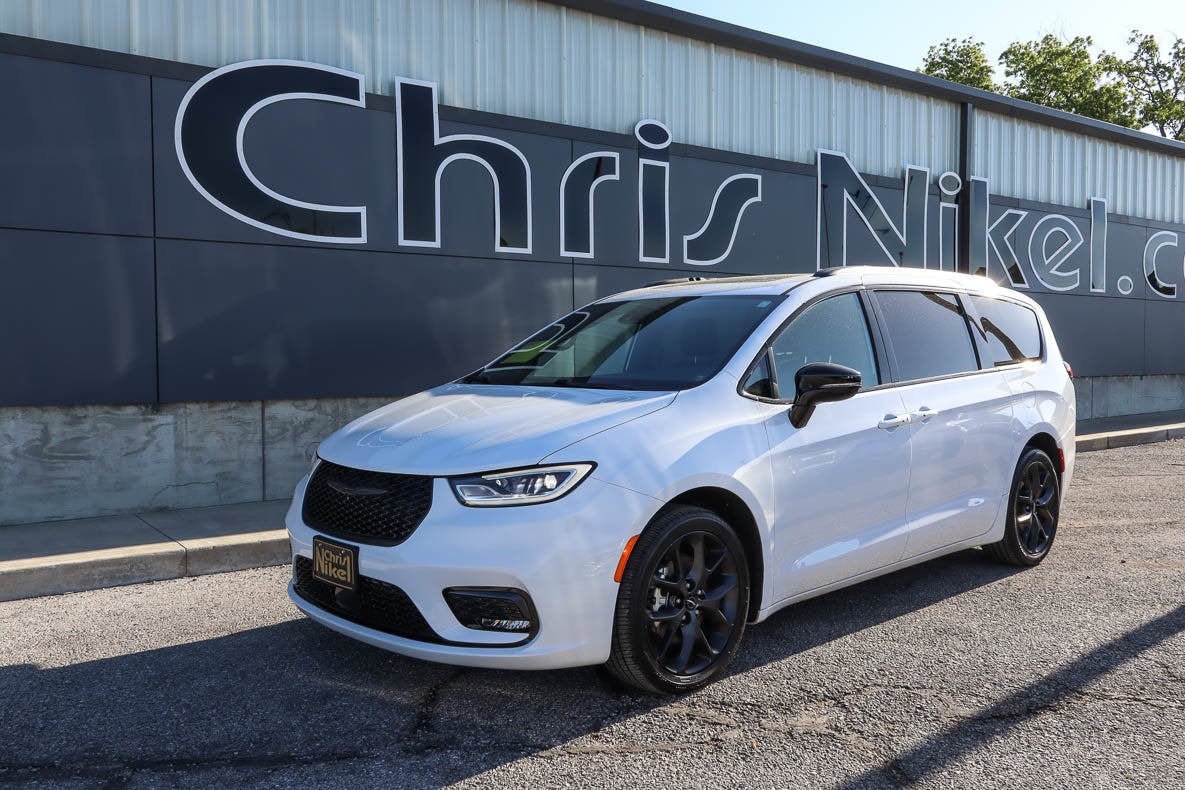 2025 Chrysler Pacifica Limited FWD