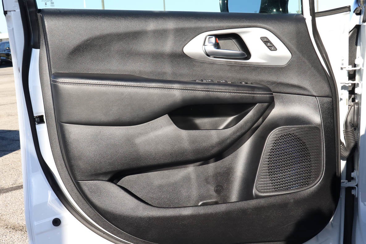 2025 Chrysler Pacifica Limited FWD