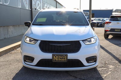 2025 Chrysler Pacifica Limited FWD