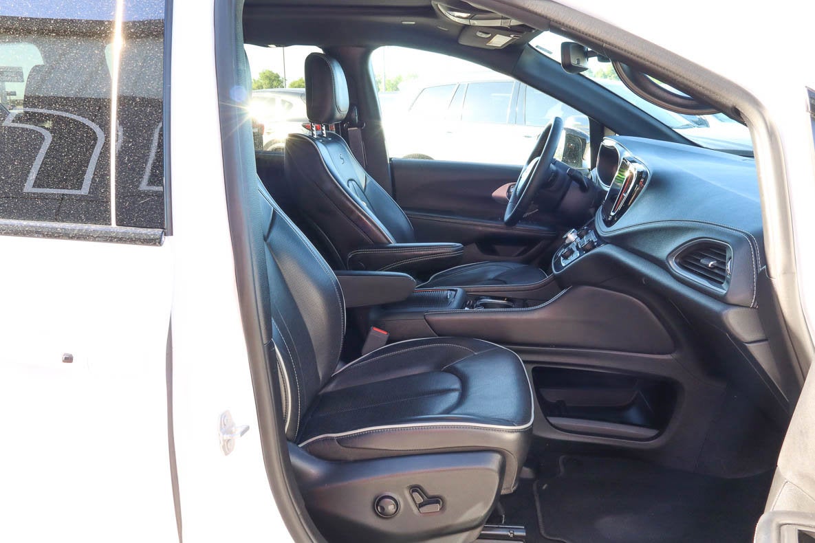 2025 Chrysler Pacifica Limited FWD
