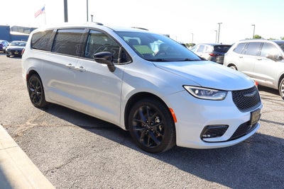 2025 Chrysler Pacifica Limited FWD