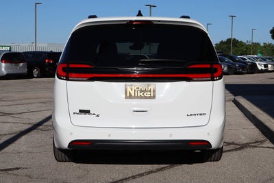 2025 Chrysler Pacifica Limited FWD