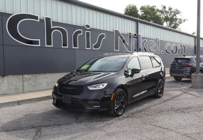 2025 Chrysler Pacifica Limited FWD