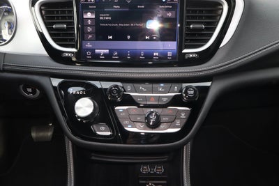 2025 Chrysler Pacifica Limited FWD