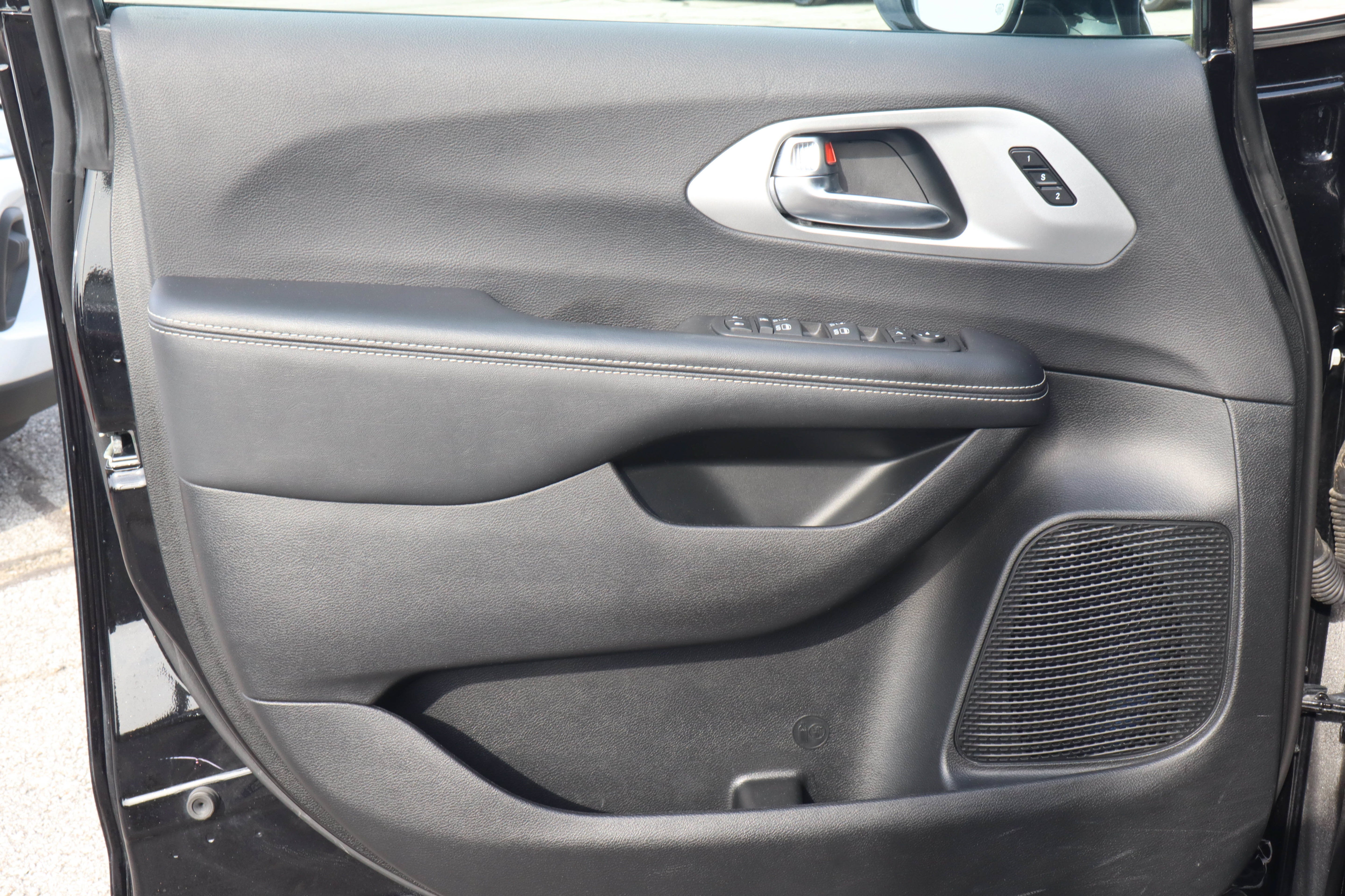 2025 Chrysler Pacifica Limited FWD