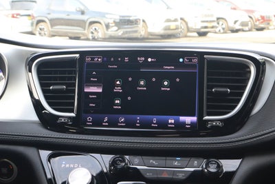 2025 Chrysler Pacifica Limited FWD